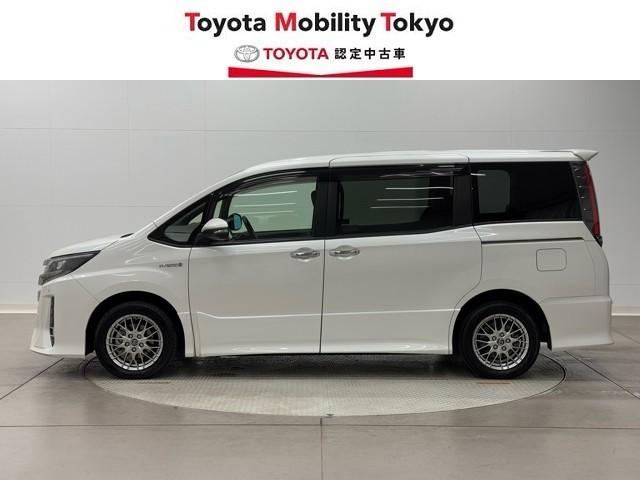 ノア ハイブリッドＳｉ　ダブルバイビー　ＬＥＤヘッドライト　クルコン　横滑り防止装置　メンテナンスノート　盗難防止システム　エアバッグ　アルミ　メモリ－ナビ　スマキー　Ｗエアコン　ＡＢＳ　ナビ＆ＴＶ　デュアルエアバッグ　ＥＴＣ　ＤＶＤ（3枚目）