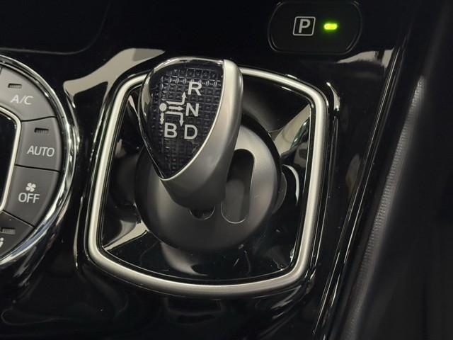 ノア ハイブリッドＳｉ　ダブルバイビー　ＬＥＤヘッドライト　クルコン　横滑り防止装置　メンテナンスノート　盗難防止システム　エアバッグ　アルミ　メモリ－ナビ　スマキー　Ｗエアコン　ＡＢＳ　ナビ＆ＴＶ　デュアルエアバッグ　ＥＴＣ　ＤＶＤ（13枚目）