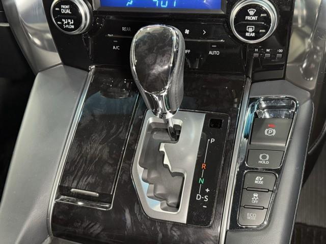 アルファードハイブリッド Ｓ　タイプゴールド　ＡＣ１００Ｖ　地デジ　リアオートエアコン　クルコン　Ｂカメラ　ナビ＆ＴＶ　メンテナンスノート　ＬＥＤライト　オートエアコン　横滑り防止機能　アイドリングストップ　フルフラット　スマートキー　ＥＴＣ（13枚目）