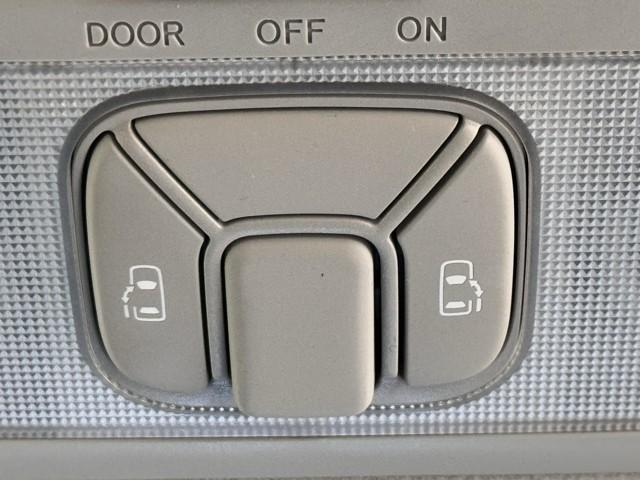 エスティマ アエラス プレミアムエディション 左右パワースライドドア DVD フルセグ地デジ キーレスエントリー 切替4WD リアオートエアコン オートクルーズ スマートキー パワーシート ワンオーナー 盗難防止装置 パワーウインドウ ABS(12枚目)