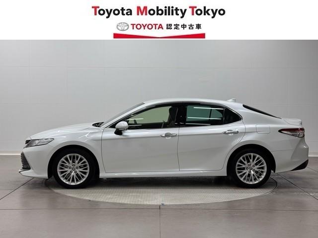 カムリ Gレザーパッケージ 衝突被害軽減 DVDプレーヤー 100V電源 LEDランプ ナビTV 横滑り防止 本革シート 電動シート 地デジTV イモビライザー エアバッグ キーフリー メモリ-ナビ オートクルーズ ABS(3枚目)