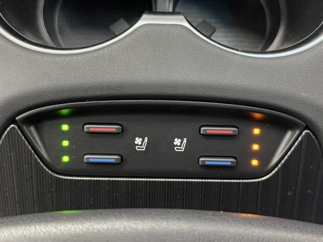 ハリアーハイブリッド Ｚ　レザーパッケージ　パノラマサンルーフ　１００Ｖ電源　地デジ　横滑防止　盗難防止システム　Ｂモニター　革　ＬＥＤライト　パワーウィンドウ　クルコン　スマートキ－　助手席エアバック　パワーシート　エアバッグ　点検記録簿（14枚目）