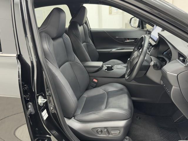 ハリアーハイブリッド Ｚ　レザーパッケージ　パノラマサンルーフ　１００Ｖ電源　地デジ　横滑防止　盗難防止システム　Ｂモニター　革　ＬＥＤライト　パワーウィンドウ　クルコン　スマートキ－　助手席エアバック　パワーシート　エアバッグ　点検記録簿（16枚目）