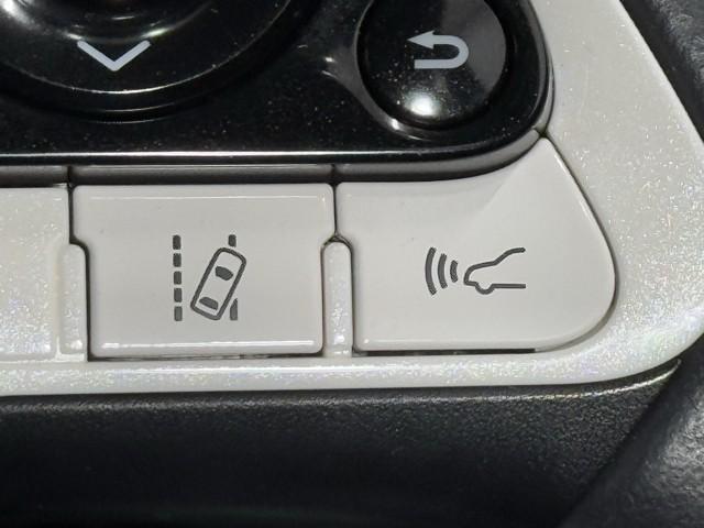 プリウス Aプレミアム 横滑り防止装置 1オーナー 四駆 フルセグテレビ 100V電源 本革シート ドライブレコーダー ナビTV パワーシート スマートエントリー メモリナビ LEDライト アルミ キーレス バックモニター(12枚目)