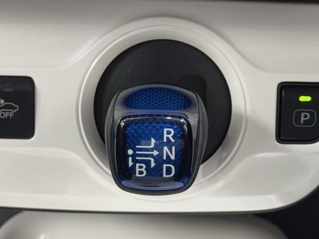 プリウス Aプレミアム 横滑り防止装置 1オーナー 四駆 フルセグテレビ 100V電源 本革シート ドライブレコーダー ナビTV パワーシート スマートエントリー メモリナビ LEDライト アルミ キーレス バックモニター(13枚目)