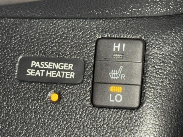 プリウス Aプレミアム 横滑り防止装置 1オーナー 四駆 フルセグテレビ 100V電源 本革シート ドライブレコーダー ナビTV パワーシート スマートエントリー メモリナビ LEDライト アルミ キーレス バックモニター(16枚目)