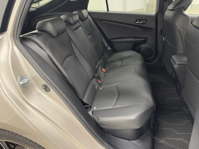 プリウス Aプレミアム 横滑り防止装置 1オーナー 四駆 フルセグテレビ 100V電源 本革シート ドライブレコーダー ナビTV パワーシート スマートエントリー メモリナビ LEDライト アルミ キーレス バックモニター(19枚目)