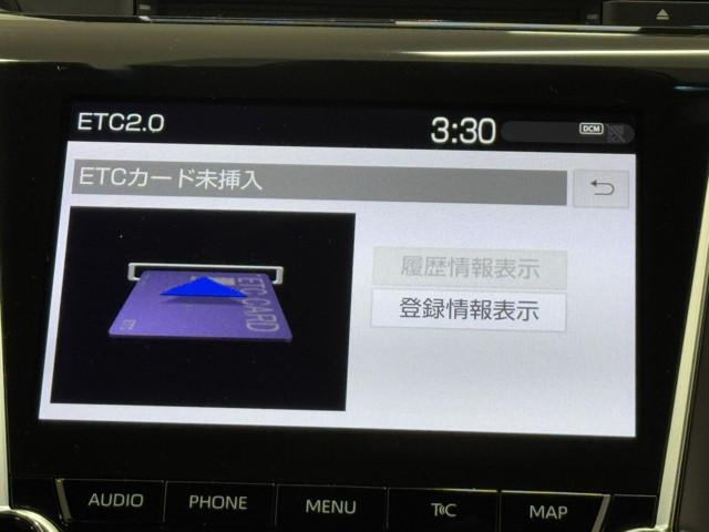 クラウンハイブリッド ＲＳアドバンス　地デジ　衝突被害軽減装置　ドライブレコーダ　黒革シート　ＬＥＤヘットライト　後カメラ　クルコン　ＡＣ　Ｐシート　エアバッグ　ナビＴＶ　セキュリティーアラーム　１００Ｖ充電　キーフリー　スマートキ（9枚目）