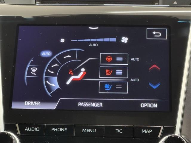 クラウンハイブリッド ＲＳアドバンス　地デジ　衝突被害軽減装置　ドライブレコーダ　黒革シート　ＬＥＤヘットライト　後カメラ　クルコン　ＡＣ　Ｐシート　エアバッグ　ナビＴＶ　セキュリティーアラーム　１００Ｖ充電　キーフリー　スマートキ（14枚目）