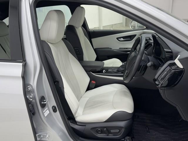 クラウンハイブリッド ＲＳアドバンス　地デジ　衝突被害軽減装置　ドライブレコーダ　黒革シート　ＬＥＤヘットライト　後カメラ　クルコン　ＡＣ　Ｐシート　エアバッグ　ナビＴＶ　セキュリティーアラーム　１００Ｖ充電　キーフリー　スマートキ（15枚目）