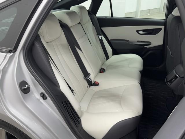 クラウンハイブリッド ＲＳアドバンス　地デジ　衝突被害軽減装置　ドライブレコーダ　黒革シート　ＬＥＤヘットライト　後カメラ　クルコン　ＡＣ　Ｐシート　エアバッグ　ナビＴＶ　セキュリティーアラーム　１００Ｖ充電　キーフリー　スマートキ（17枚目）