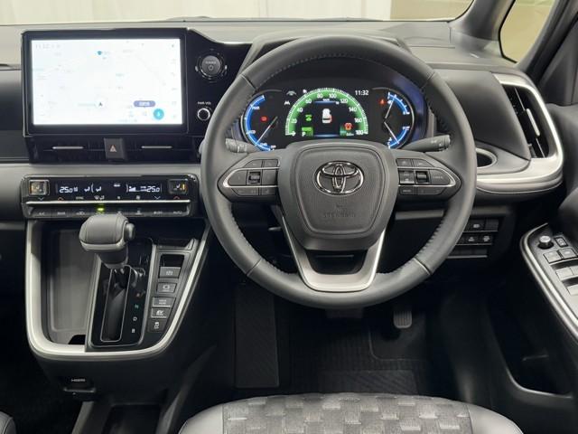 ヴォクシー ハイブリッドS-Z パワーウィンドウ DVD再生機能 インテリキー 横滑防止装置 地デジTV アクティブクルーズコントロール フルオートエアコン リアカメラ エアバッグ ABS 100V充電 ナビTV WAC キーレス(4枚目)