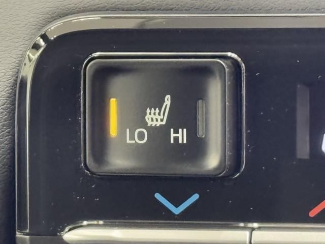 ヴォクシー ハイブリッドS-Z パワーウィンドウ DVD再生機能 インテリキー 横滑防止装置 地デジTV アクティブクルーズコントロール フルオートエアコン リアカメラ エアバッグ ABS 100V充電 ナビTV WAC キーレス(14枚目)