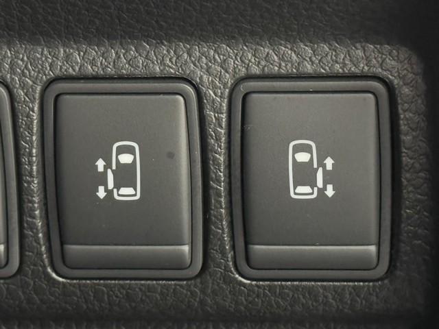 エルグランド ２５０ハイウェイスタープレミアム　ＥＴＣ　バックモニター　ＬＥＤヘッドライト　フルセグ　アルミ　後席モニター　ＣＤ　ＤＶＤ　オートエアコン（12枚目）