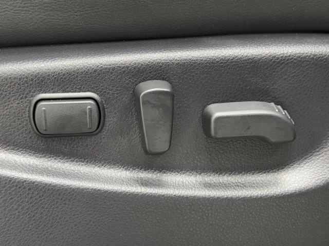 エルグランド ２５０ハイウェイスタープレミアム　ＥＴＣ　バックモニター　ＬＥＤヘッドライト　フルセグ　アルミ　後席モニター　ＣＤ　ＤＶＤ　オートエアコン（14枚目）