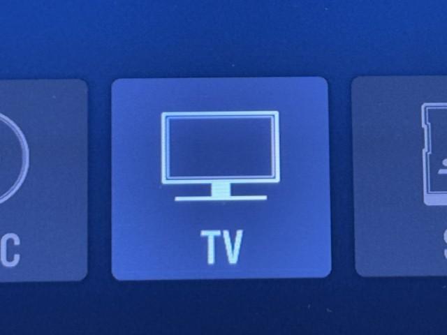 エスクァイア ハイブリッドGiプレミアムパッケジブラックテーラード 誤発進抑制機能 アイドリングストップ Bカメラ スマートキー ナビ&TV イモビライザー LEDランプ ETC車載器 クルーズコントロール アルミ 地デジ 横滑り防止装置 キーレス ABS DVD再生(8枚目)