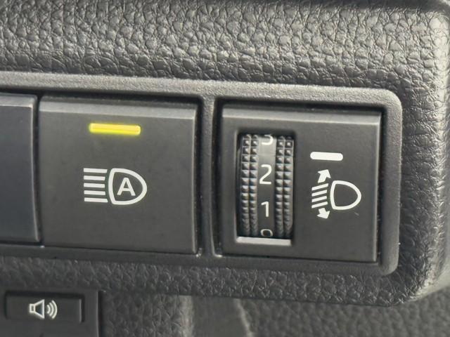 カローラ ハイブリッド S スマートキ iストップ 横滑り防止機能 LEDヘッドライト ミュージックプレイヤー接続可 点検記録簿 盗難防止装置 ワンオーナー DVD再生 キーレス オートエアコン クルコン リヤカメラ メモリナビ(14枚目)