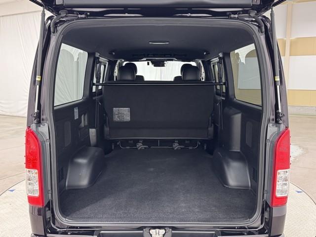 ハイエースバン スーパーＧＬ　ダークプライムＩＩ　ＡＣ　助手席エアバック　フルフラットシート　地デジ　盗難防止システム　ドライブレコーダ　４ＷＤ車　ＥＴＣ付き　ＤＶＤ　ＬＥＤヘッドランプ　エアＢ　ナビ＆ＴＶ　ミュージックプレイヤー接続可　メモリーナビ（18枚目）