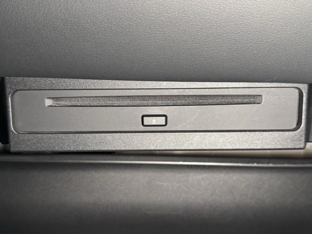 ノア Ｓ－Ｚ　アルミホイール　デュアルエアコン　クルーズコントロール　記録簿　盗難防止装置　ＬＥＤライト　両側自動ドア　メモリーナビ　キーレス　横滑り防止　ナビＴＶ　ワンオーナー　三列シート　ＤＶＤ再生　エアコン（10枚目）