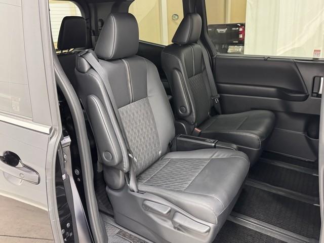 ノア Ｓ－Ｚ　アルミホイール　デュアルエアコン　クルーズコントロール　記録簿　盗難防止装置　ＬＥＤライト　両側自動ドア　メモリーナビ　キーレス　横滑り防止　ナビＴＶ　ワンオーナー　三列シート　ＤＶＤ再生　エアコン（18枚目）