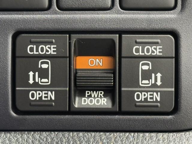 ヴォクシー ハイブリッドＺＳ　煌ＩＩ　電動両側スライドドア　フルフラット　ドライブレコーダ　パワーステアリング　ＤＶＤ再生可　リアクーラー　スマキー　地デジＴＶ　ＡＵＸ　横滑防止　点検記録簿　Ｗエアバック　ＡＡＣ　ＬＥＤランプ　エアバッグ（13枚目）