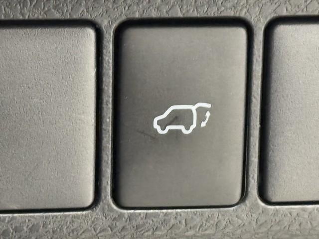 ハリアー プレミアム　カーテンエアバッグ　クルーズＣ　記録簿あり　Ｂカメラ　電動パワーシート　ＬＥＤライト　メモリナビ　横滑り防止機能　オートエアコン　Ａストップ　エアバッグ　ＡＷ　ＤＶＤ再生可　パワーウィンドウ　キーレス（17枚目）