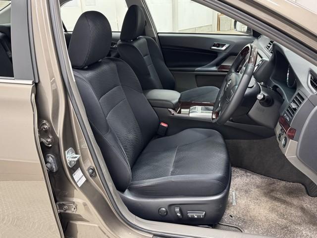 マークＸ ２５０Ｇ　リラックスセレクション・ブラックリミテッド　ナビＴＶ　盗難防止システム　Ｂカメラ　パワーステアリング　スマートキー　パワーシート　エアコン　ＥＴＣ付き　アルミホイール　ＡＢＳ　ＥＳＣ　ミュージックプレイヤー接続可　パワーウィンドウ　メモリーナビ（14枚目）