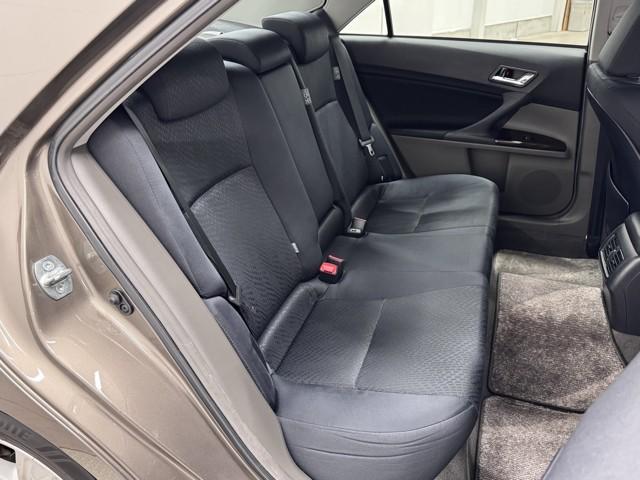 マークＸ ２５０Ｇ　リラックスセレクション・ブラックリミテッド　ナビＴＶ　盗難防止システム　Ｂカメラ　パワーステアリング　スマートキー　パワーシート　エアコン　ＥＴＣ付き　アルミホイール　ＡＢＳ　ＥＳＣ　ミュージックプレイヤー接続可　パワーウィンドウ　メモリーナビ（15枚目）