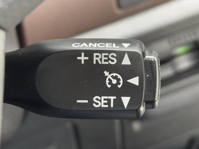 �N���[�Y�R���g���[���@�\���t���Ă��܂��B�@���x��ݒ肷��ƃA�N�Z���𓥂܂Ȃ��Ă����̑��x�ő��邱�Ƃ��ł��܂��B�@�@�������H�ł͂ƂĂ��֗��ȑ��u�Ȃ�ł��B