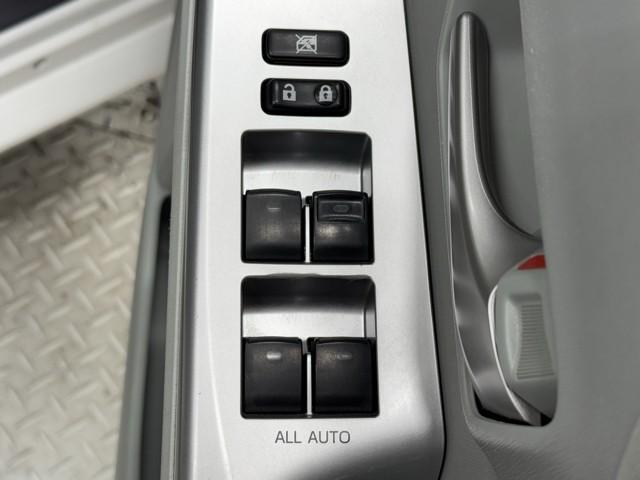 プリウスアルファ Ｓ　ｉストップ　点検記録簿　インテリキー　ＡＵＴＯエアコン　サイドＳＲＳ　ヘッドライトＬＥＤ　助手席エアバック　運転席エアバック　ＶＳＡ　Ｂカメ　ＡＵＸ　盗難防止システム　ＤＶＤ再生　ナビＴＶ　ＨＤＤナビ（12枚目）