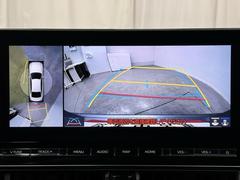 パノラミックビューモニターシステムが付いているので車の上から見た映像が確認できますよ。　一目で車両周辺の情報を確認できますが、直接安全をご確認下さい。 6