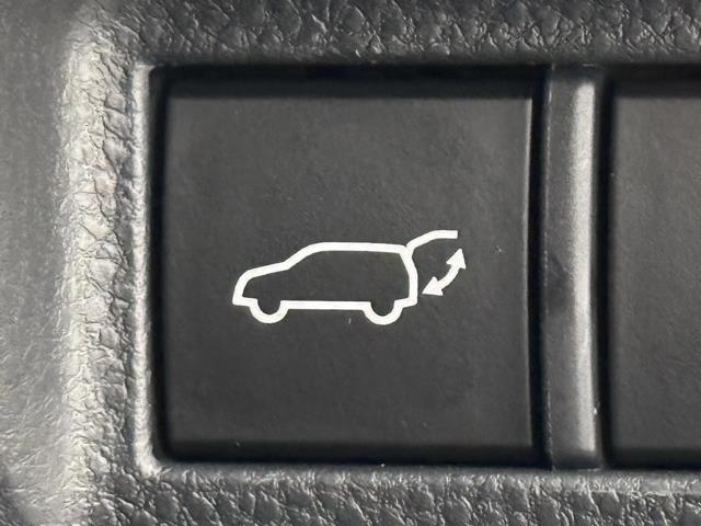 ハリアーＰＨＥＶ Ｚ　エアロ　ＡＣ１００Ｖ　地デジＴＶ　ＬＥＤヘッド　ドラレコ　黒革シート　４ＷＤ車　電動シート　盗難防止装置　オートクルーズ　ナビＴＶ　ミュージックプレイヤー接続可　エアコン　ＥＴＣ　メモリーナビ　記録簿（15枚目）