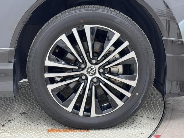 ハリアーＰＨＥＶ Ｚ　エアロ　ＡＣ１００Ｖ　地デジＴＶ　ＬＥＤヘッド　ドラレコ　黒革シート　４ＷＤ車　電動シート　盗難防止装置　オートクルーズ　ナビＴＶ　ミュージックプレイヤー接続可　エアコン　ＥＴＣ　メモリーナビ　記録簿（17枚目）