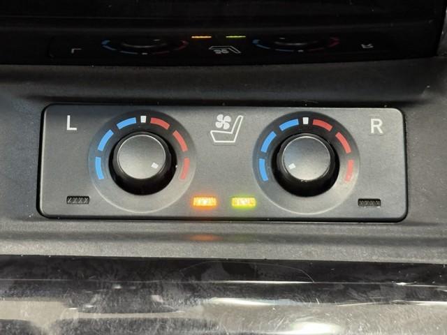 アルファードハイブリッド SR Cパッケージ サンル-フ バックモニター オートエアコン LED 横滑り防止機能 ABS イモビ AC100V電源 アルミ ドライブレコーダー ナビ&TV 4WD ミュージックプレイヤー接続可 3列シート Pシート(14枚目)