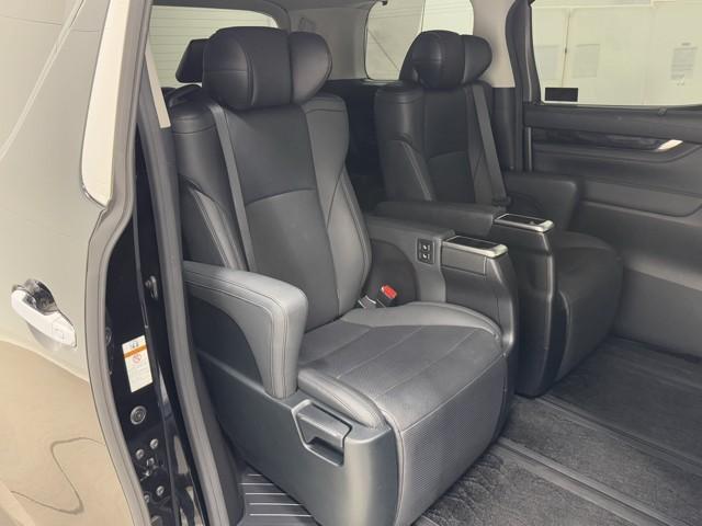 アルファードハイブリッド SR Cパッケージ サンル-フ バックモニター オートエアコン LED 横滑り防止機能 ABS イモビ AC100V電源 アルミ ドライブレコーダー ナビ&TV 4WD ミュージックプレイヤー接続可 3列シート Pシート(18枚目)