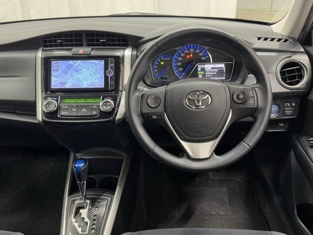 カローラフィールダー ハイブリッドＧ　スマートエントリー　ワンオーナー車　メンテナンスノート　助手席エアバック　フルセグ地デジＴＶ　エアバック　メディアプレイヤー接続　カーテンエアバッグ　ＤＶＤ視聴可　ワイヤレスキー　盗難防止　ＡＡＣ（4枚目）