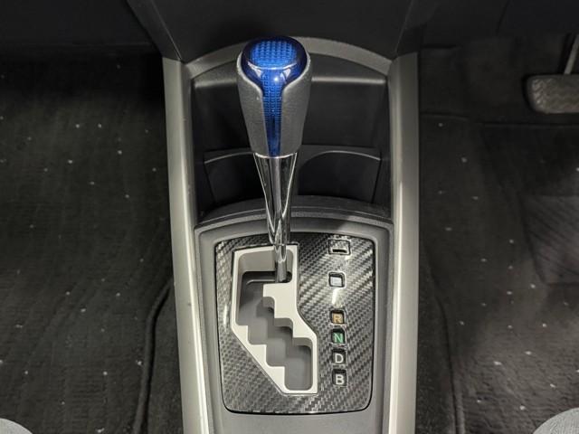 カローラフィールダー ハイブリッドＧ　スマートエントリー　ワンオーナー車　メンテナンスノート　助手席エアバック　フルセグ地デジＴＶ　エアバック　メディアプレイヤー接続　カーテンエアバッグ　ＤＶＤ視聴可　ワイヤレスキー　盗難防止　ＡＡＣ（13枚目）