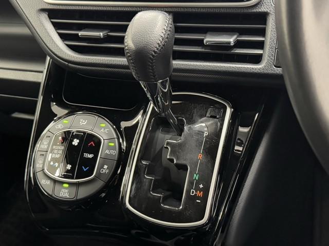 ノア G リアエアコン フルセグテレビ 盗難防止システム 記録簿付き エアバッグ アルミ キーレス アイドルストップ クルーズコントロール DVD再生 ドライブレコーダー ETC メモリーナビ 3列シート(12枚目)