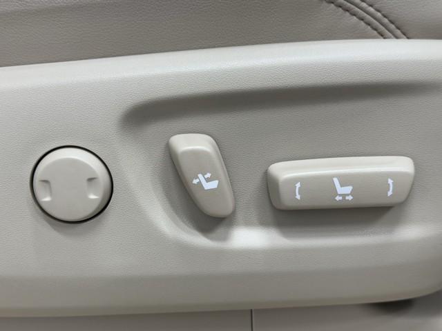 ランドクルーザープラド TX Lパッケージ サンル-フ 横滑り防止機能 Bカメ ナビTV 衝突被害軽減 アルミ 運転席パワーシート フルタイム4WD 本皮シート クルコン メモリーナビ ETC車載器 フルセグ地デジTV キーフリー ABS(16枚目)