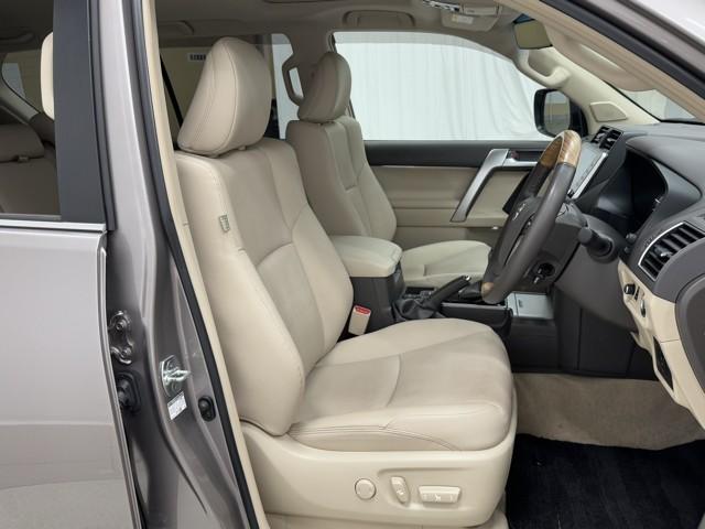 ランドクルーザープラド TX Lパッケージ サンル-フ 横滑り防止機能 Bカメ ナビTV 衝突被害軽減 アルミ 運転席パワーシート フルタイム4WD 本皮シート クルコン メモリーナビ ETC車載器 フルセグ地デジTV キーフリー ABS(17枚目)