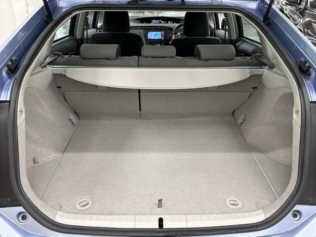 プリウス S LEDエディション AUX端子 フルオートエアコン ナビTV 地デジTV スマートキープッシュスタート AW 点検記録簿 パワーウィンドー Bカメ Wエアバッグ イモビ ETC車載器 エアバック サイドエアバック ABS(18枚目)