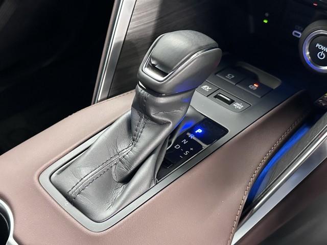 ハリアーハイブリッド Z レザーパッケージ ナビTV エアロ 寒冷地仕様 AC100V電源 LEDライト 本革 エアコン 横滑り防止 ドラレコ付 クルーズコントロール Pシート ガラスルーフ メディアプレイヤー接続 キーレスエントリー アルミ(10枚目)