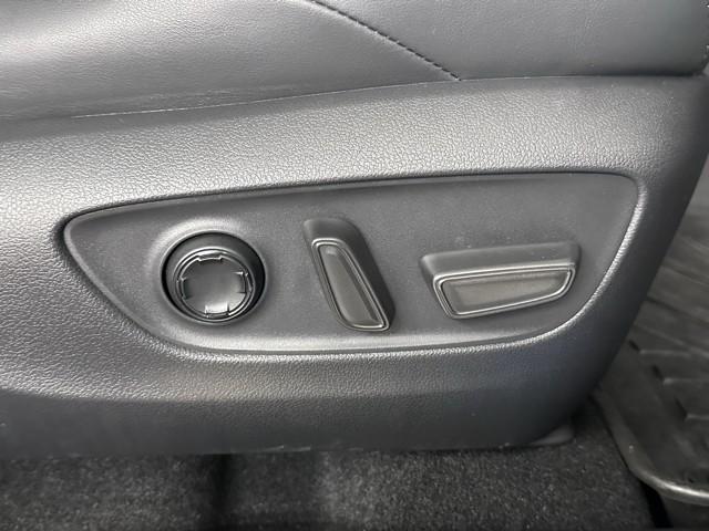 ハリアーハイブリッド Z レザーパッケージ ナビTV エアロ 寒冷地仕様 AC100V電源 LEDライト 本革 エアコン 横滑り防止 ドラレコ付 クルーズコントロール Pシート ガラスルーフ メディアプレイヤー接続 キーレスエントリー アルミ(15枚目)