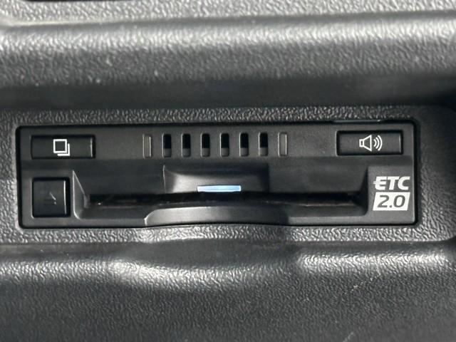 ハイエースバン ロングスーパーＧＬ　Ｗエアコン　Ｗエアバック　Ｂカメラ　ＬＥＤライト　パワーウインドウ　横滑防止　キーレスエントリー　メモリーナビ　オートエアコン　ＥＴＣ　パワーステ　記録簿有　ＡＢＳ　ワンセグ　エアバッグ　イモビライザ（8枚目）