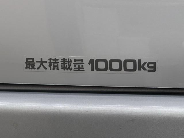 ハイエースバン ロングスーパーＧＬ　Ｗエアコン　Ｗエアバック　Ｂカメラ　ＬＥＤライト　パワーウインドウ　横滑防止　キーレスエントリー　メモリーナビ　オートエアコン　ＥＴＣ　パワーステ　記録簿有　ＡＢＳ　ワンセグ　エアバッグ　イモビライザ（18枚目）