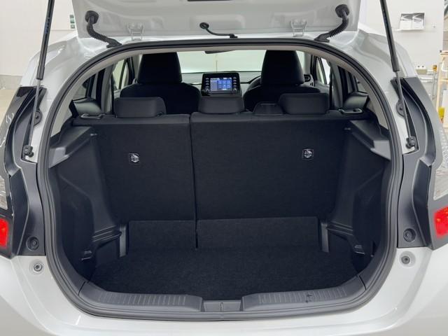 アクア X 踏み間違い防止 100V イモビ ドライブレコーダー ナビ 点検記録簿 LEDヘッドライト スマートキー 横滑り防止機能 キーレスエントリー アルミホイール オートクルーズ オートエアコン ETC(16枚目)