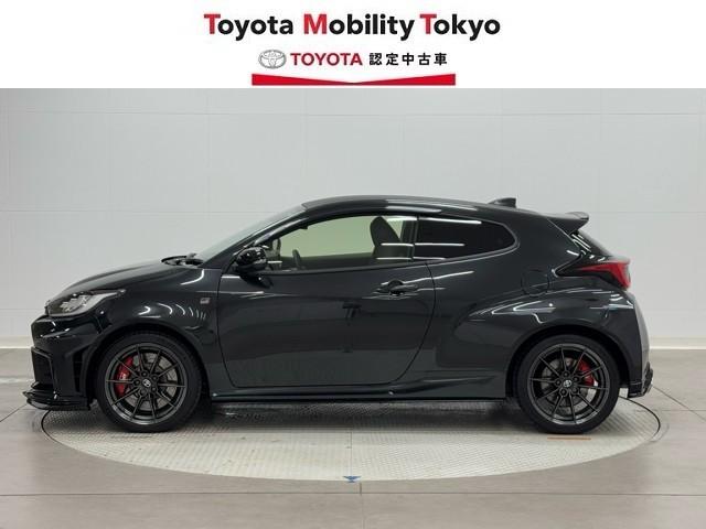 GRヤリス RZ ハイパフォーマンス 地デジ LEDヘッド ナビ&TV 盗難防止システム バックガイドモニター AWD フルオートエアコン 横滑り防止装置付き アクティブクルーズコントロール スマートキ- ミュージックプレイヤー接続可(3枚目)