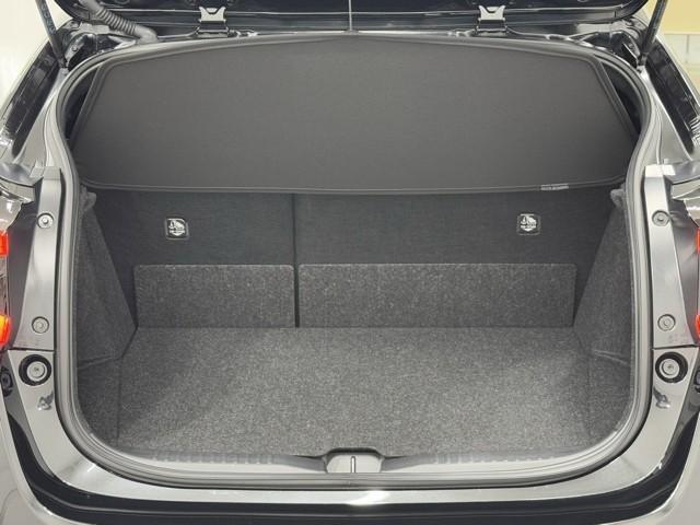 GRヤリス RZ ハイパフォーマンス 地デジ LEDヘッド ナビ&TV 盗難防止システム バックガイドモニター AWD フルオートエアコン 横滑り防止装置付き アクティブクルーズコントロール スマートキ- ミュージックプレイヤー接続可(17枚目)