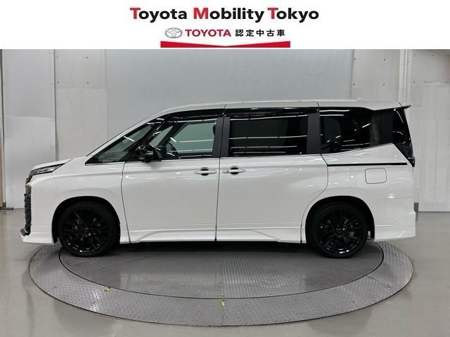 ヴォクシー ハイブリッドS-Z パワーウィンドウ DVD再生機能 インテリキー 横滑防止装置 地デジTV アクティブクルーズコントロール 1オナ フルオートエアコン リアカメラ エアバッグ ABS 100V充電 ナビTV WAC(3枚目)