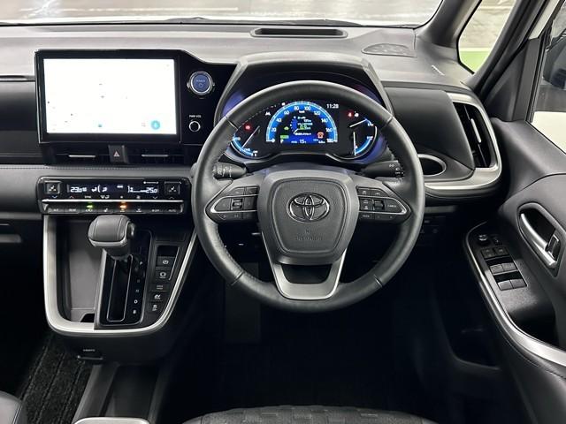 ヴォクシー ハイブリッドS-Z パワーウィンドウ DVD再生機能 インテリキー 横滑防止装置 地デジTV アクティブクルーズコントロール 1オナ フルオートエアコン リアカメラ エアバッグ ABS 100V充電 ナビTV WAC(4枚目)